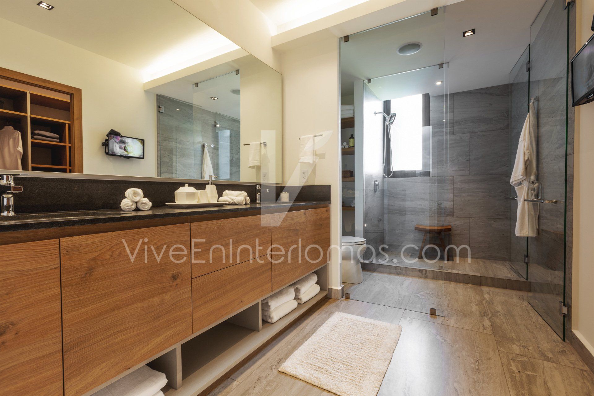 baño muestra aurea interlomas