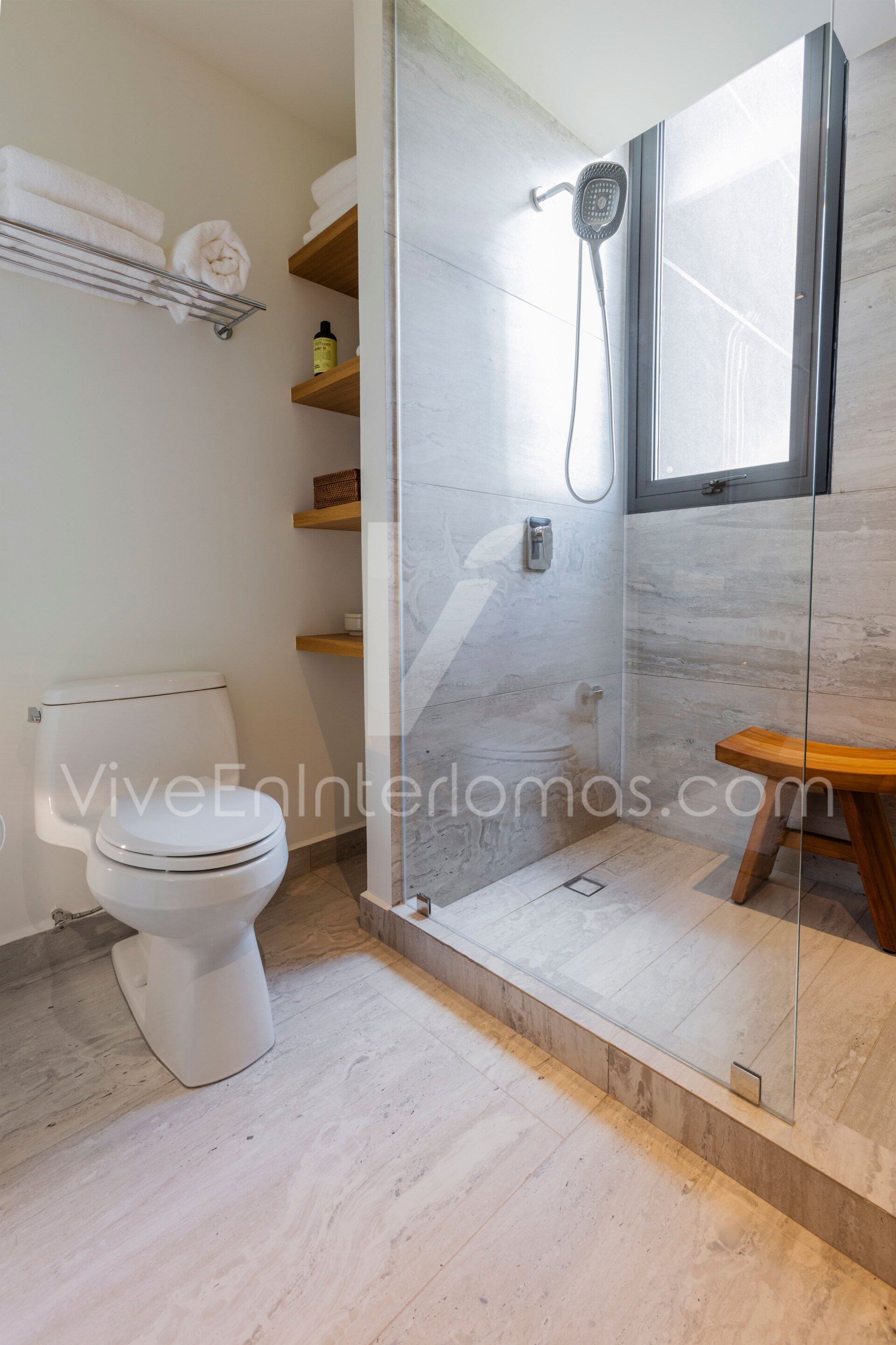 bano amplio manigua residencial