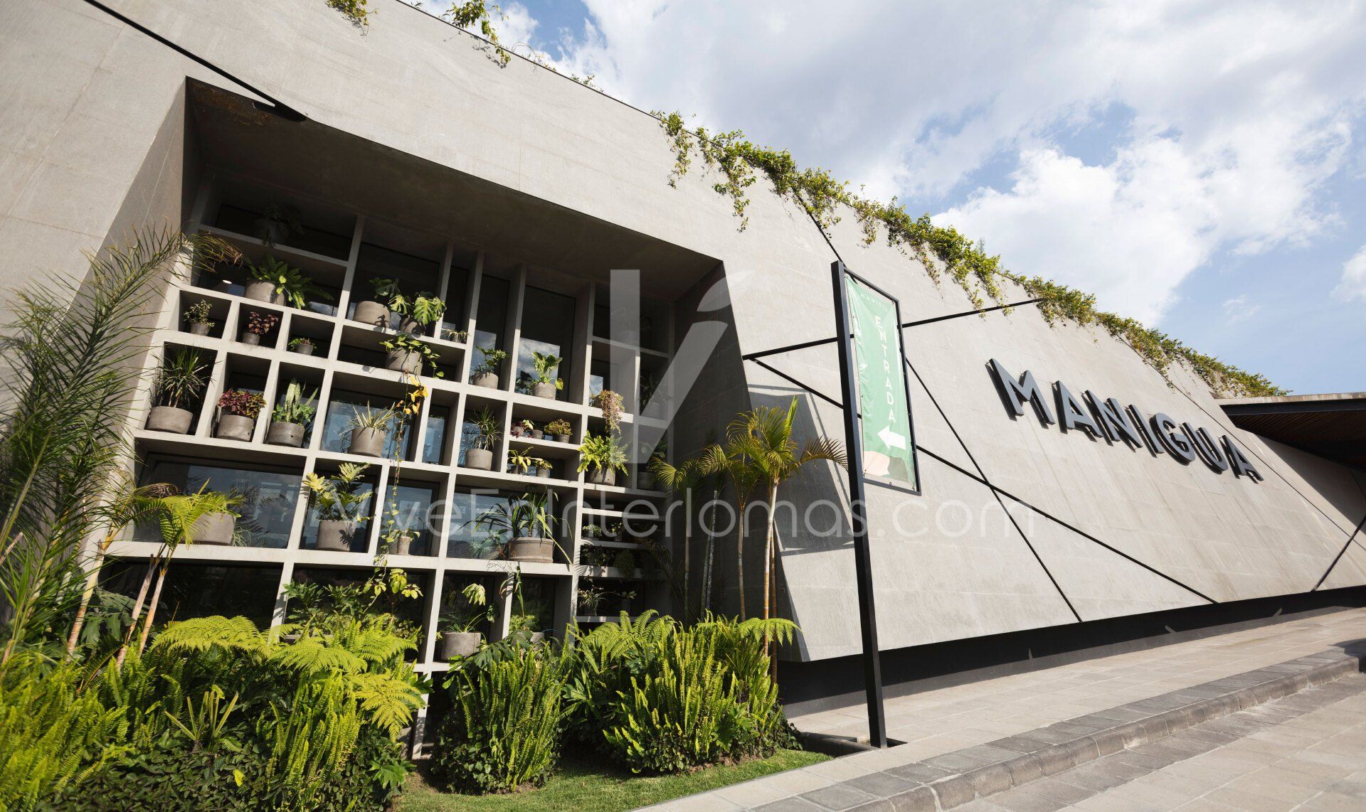 fachada manigua interlomas