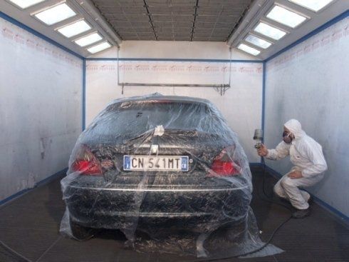 spazio per verniciatura auto