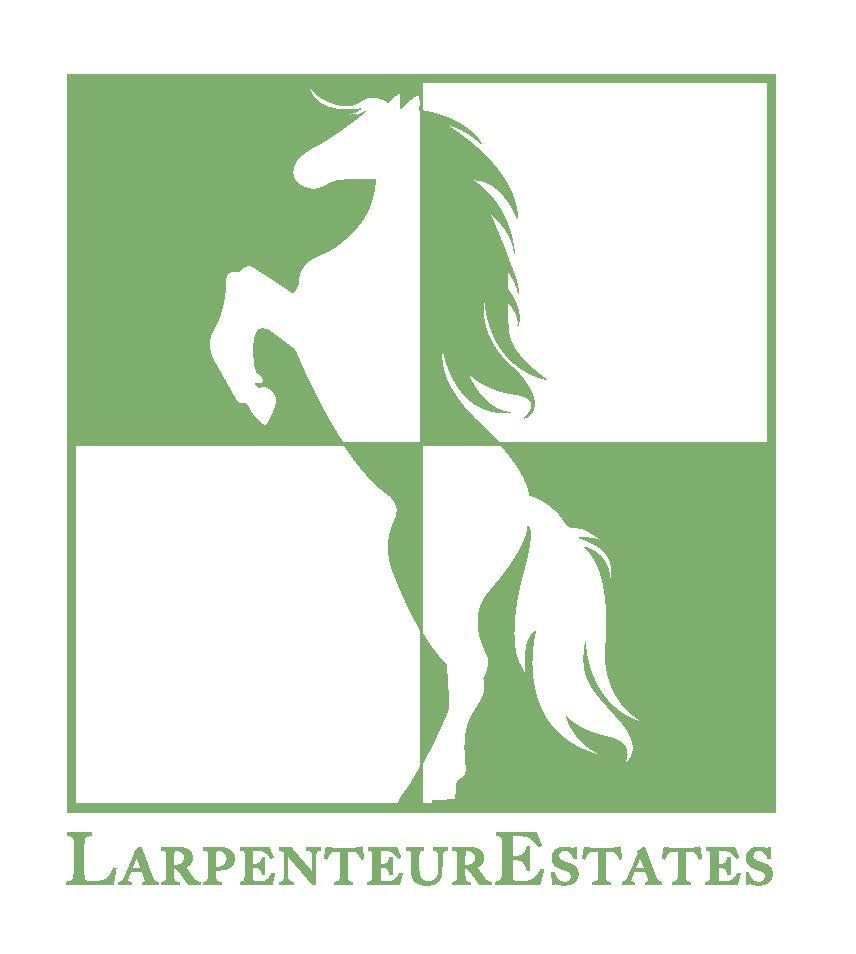 the logo for larpenteur estates shows a horse on its hind legs