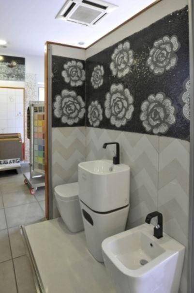 bagno con sanitari di design