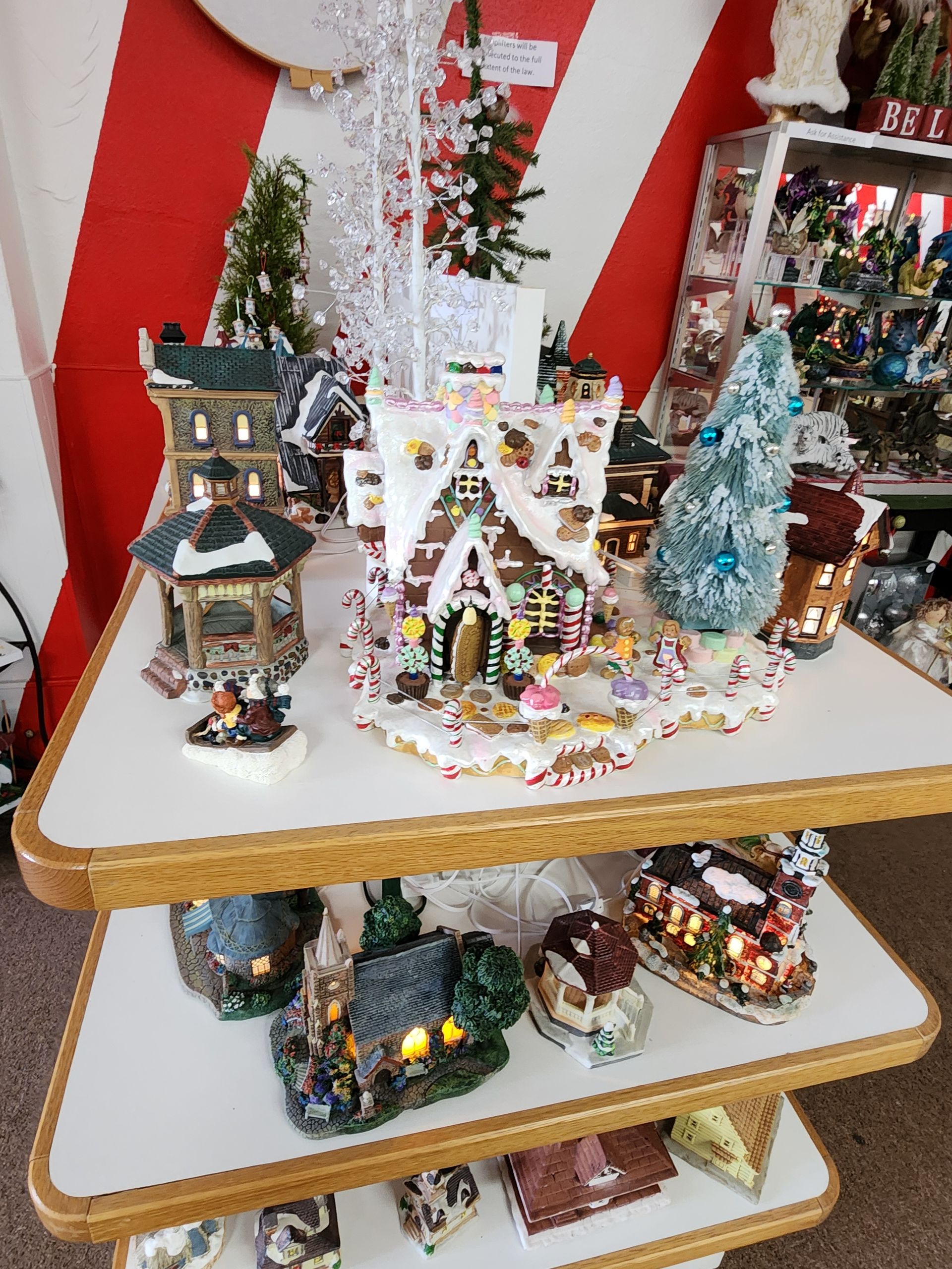 A table with a lot of christmas decorations on it