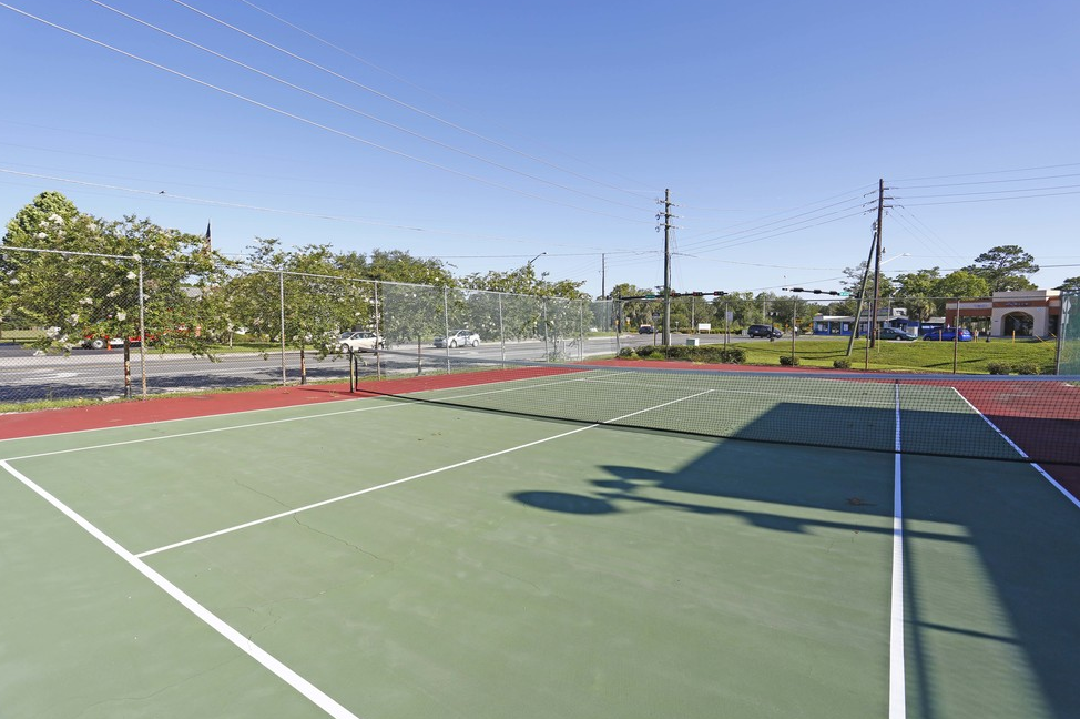 Tennis Courts | Liv Apartments