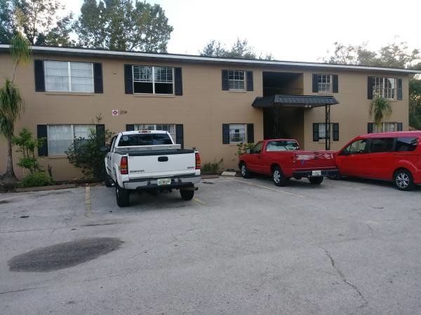 204 East Gottsche Ave  driveway