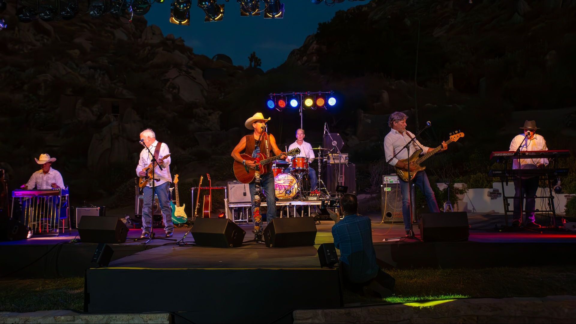 Photo of night concert at The Ramona Bowl Amphitheatre