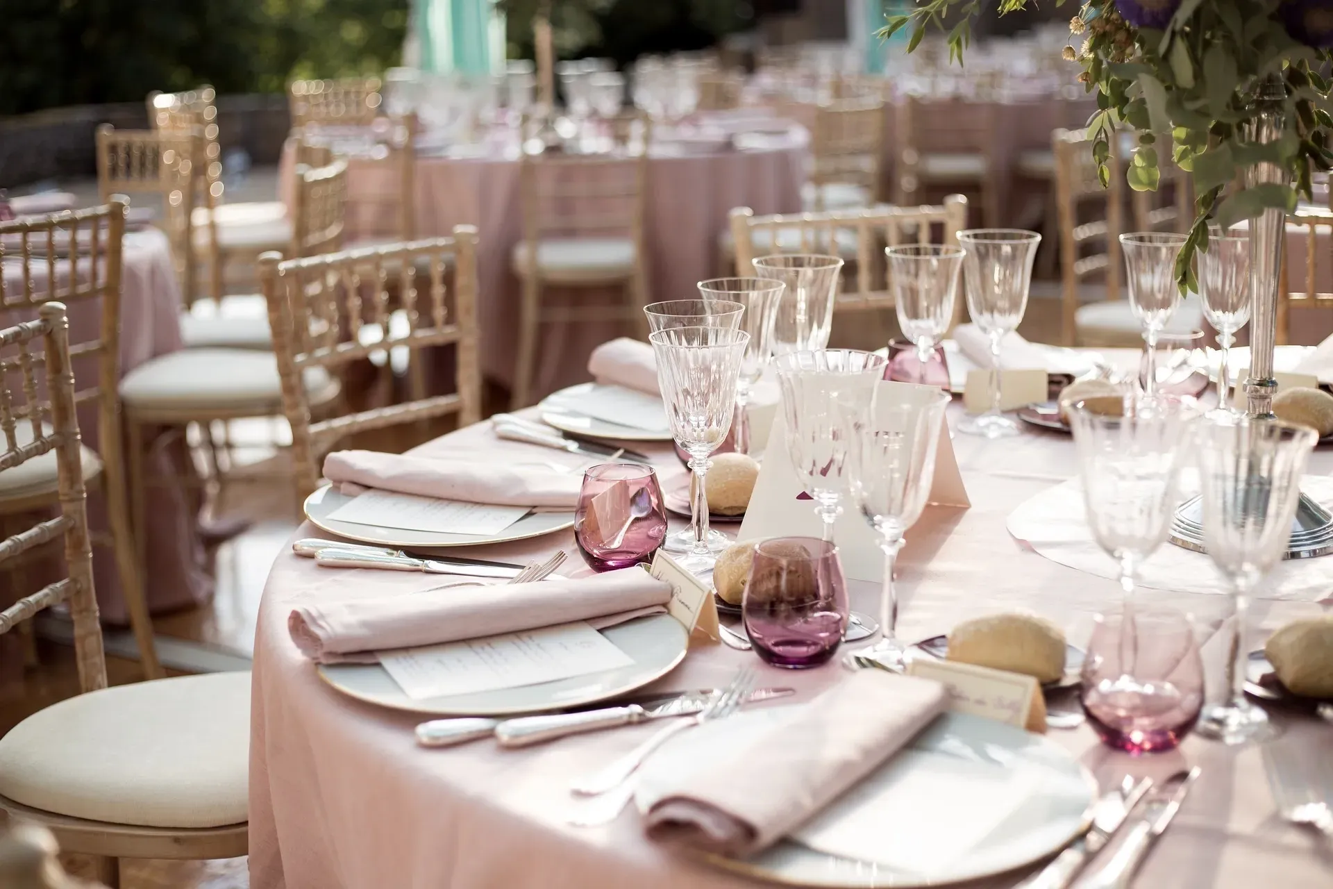 Photo of a table from a private event held in the Courtyard of the Ramona Bowl Amphitheatre