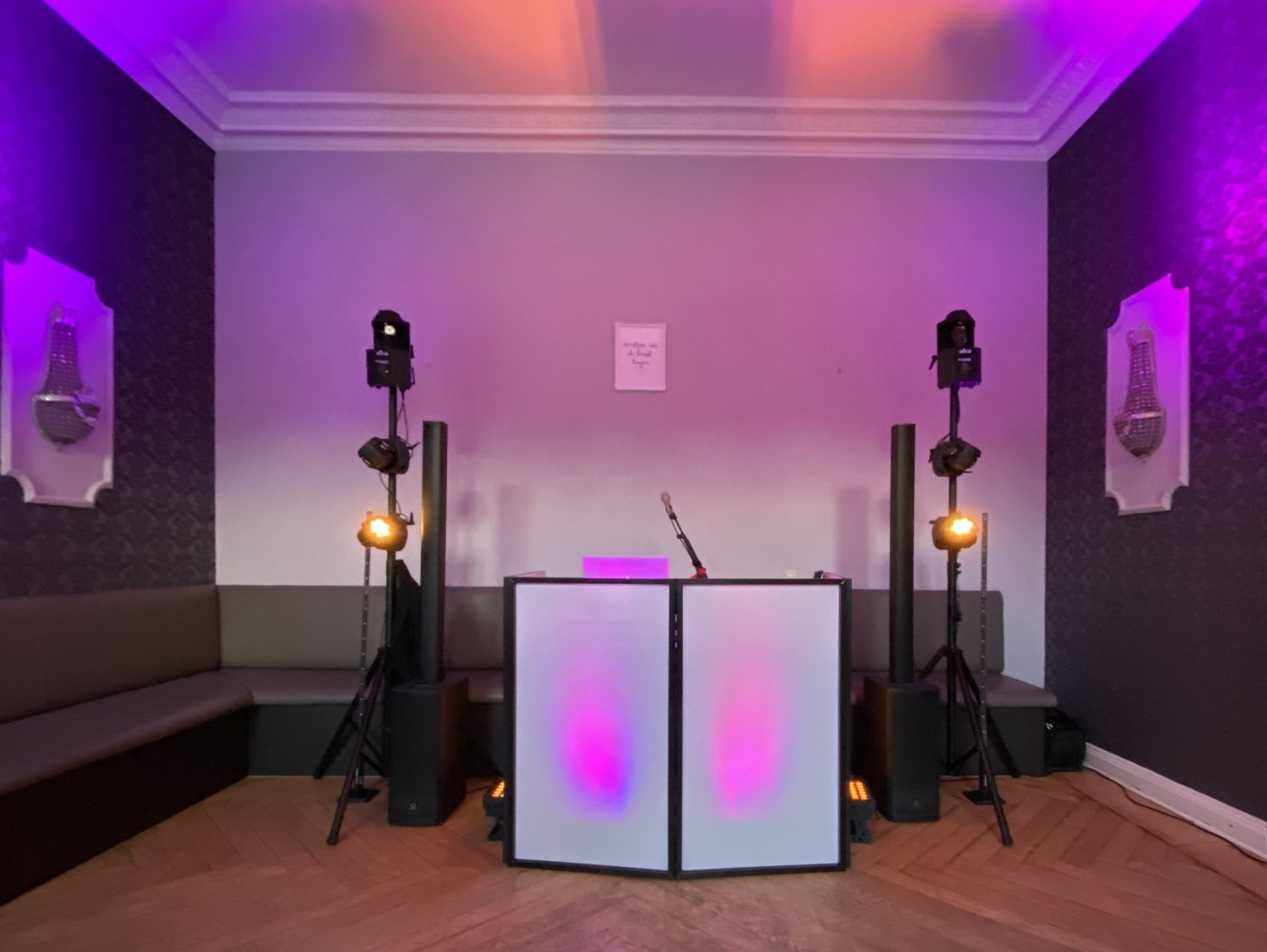 DJ mit Lichtanlage auf Hochzeit in Sachsen-Anhalt