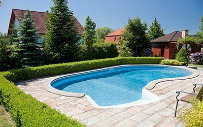 nice-pool-in-garden