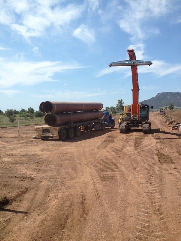 Earthmoving Machinery & Large Pipes