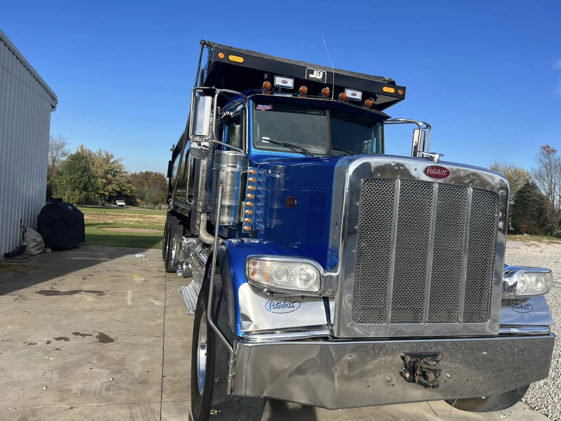 semi truck polishing