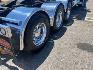 semi truck polishing