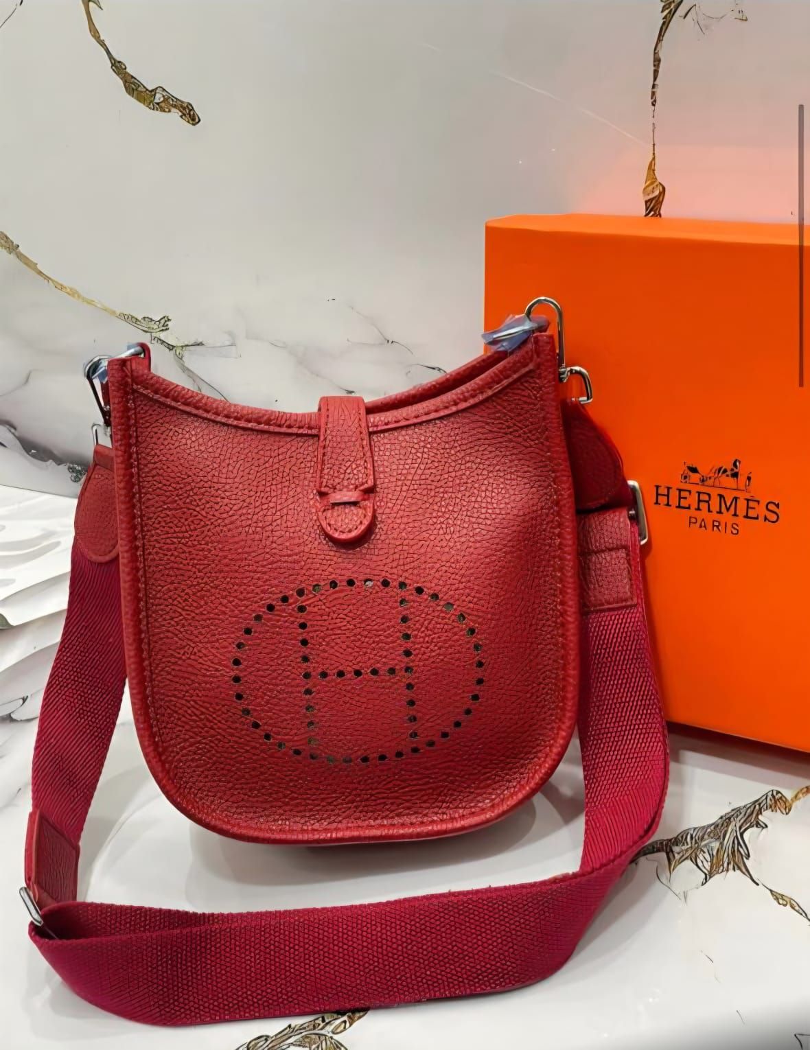 HERMES EVELYNE WINERED