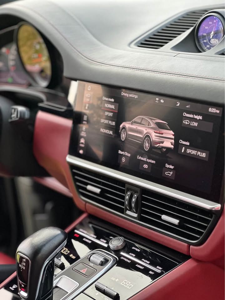 2020 Porsche Cayenne Coupe Turbo Dashboard And Infotainment View | Eurotech Knoxville