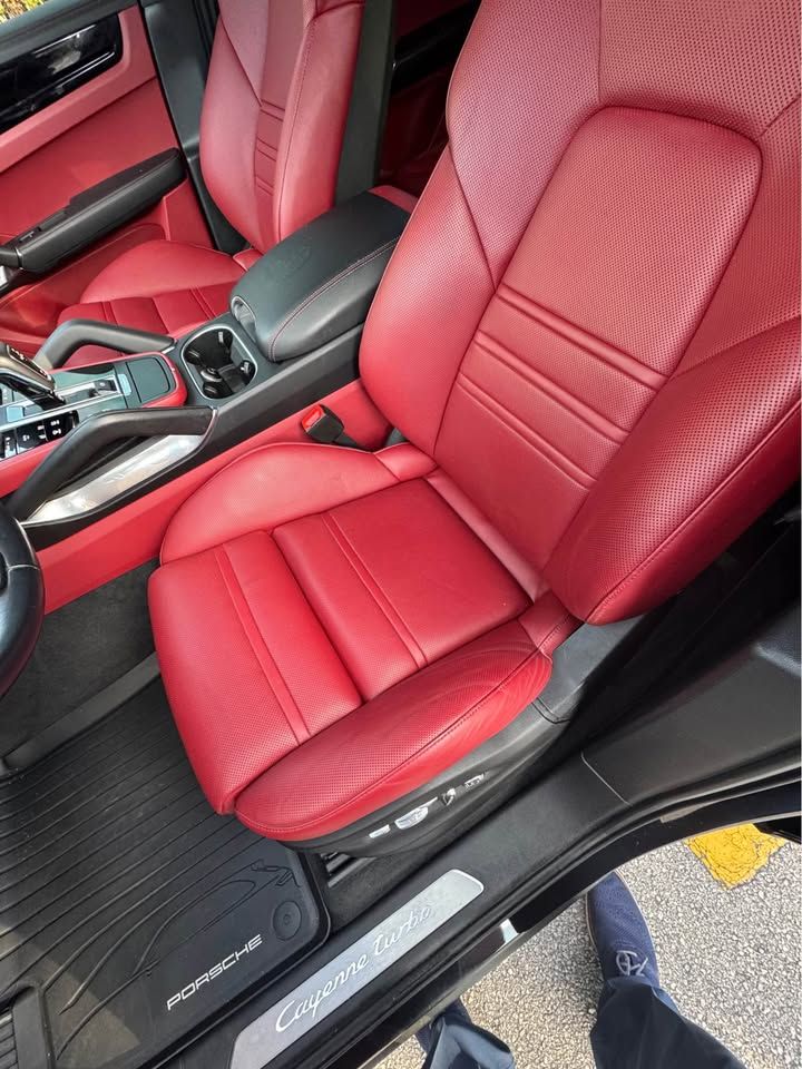 2020 Porsche Cayenne Coupe Turbo Driver Seat Interior View | Eurotech Knoxville