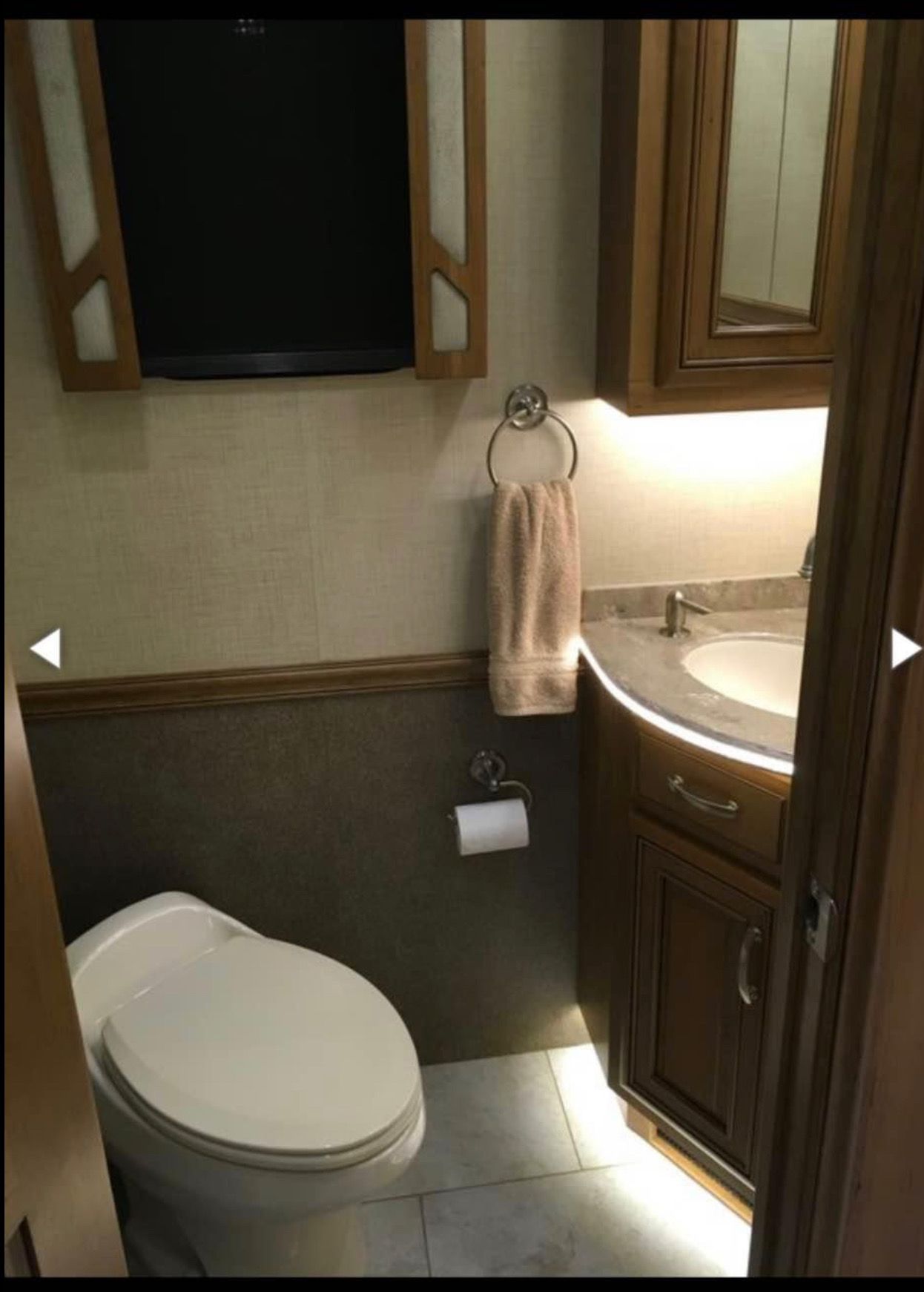 2017 Entegra Anthem 44B Bathroom Interior With Toilet And Vanity | Eurotech Knoxville