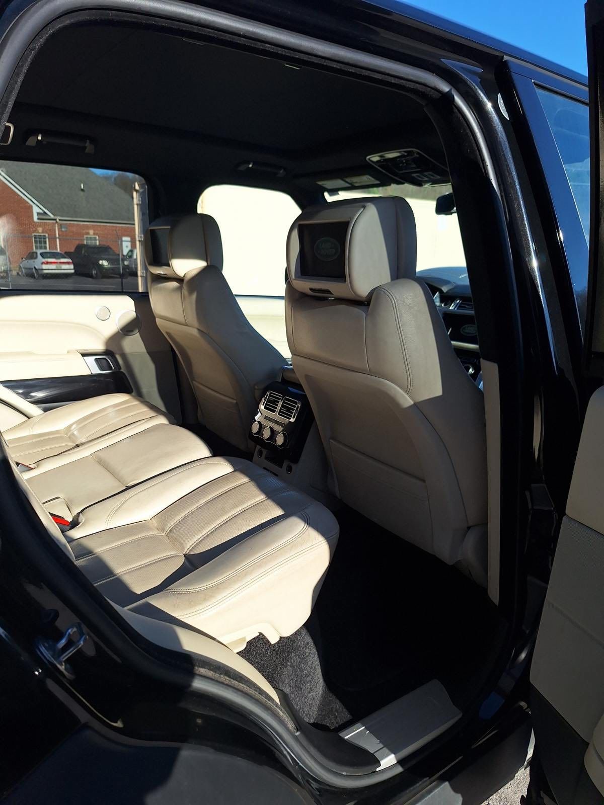 2014 Range Rover HSE Rear Passenger Interior Seating View | Eurotech Knoxville