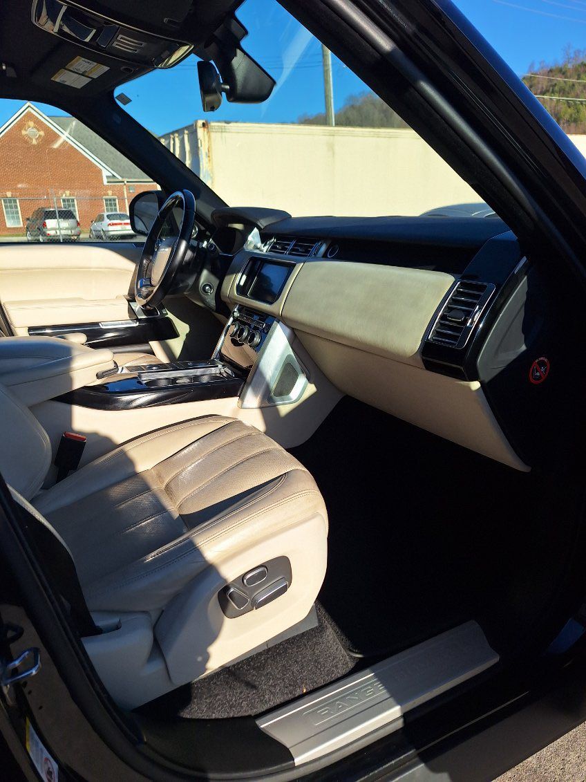 2014 Range Rover HSE Front Interior View With Driver Seat | Eurotech Knoxville