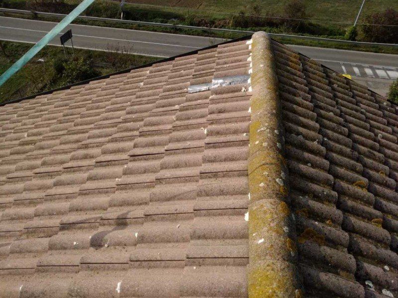 tetto abitazione prima di un intervento di manutenzione