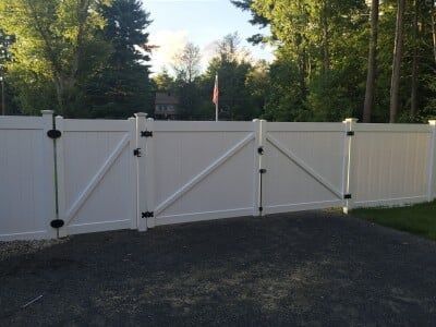 Vinyl fence  — Fences in Springfield, MA