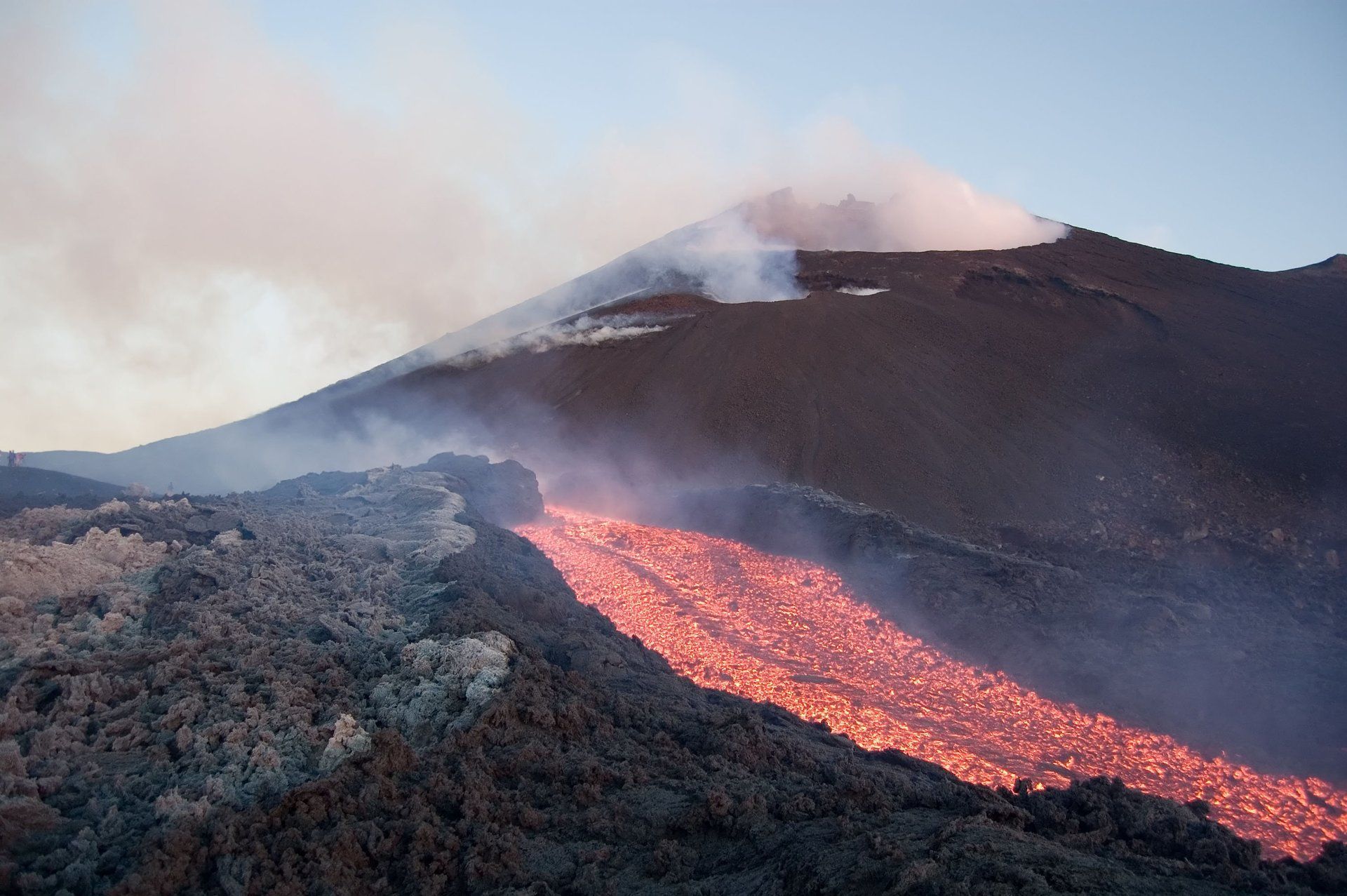 vulcano in eruzione