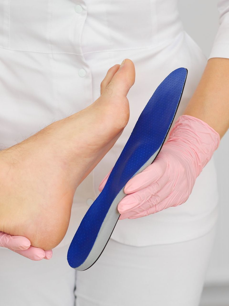 checking orthotics foot insole