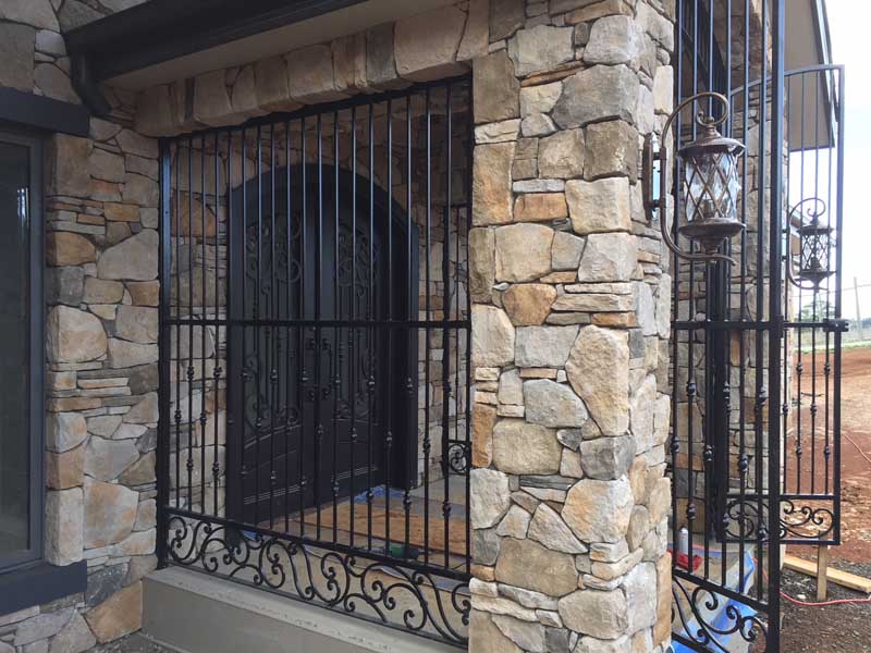 customized iron gate for home entrance