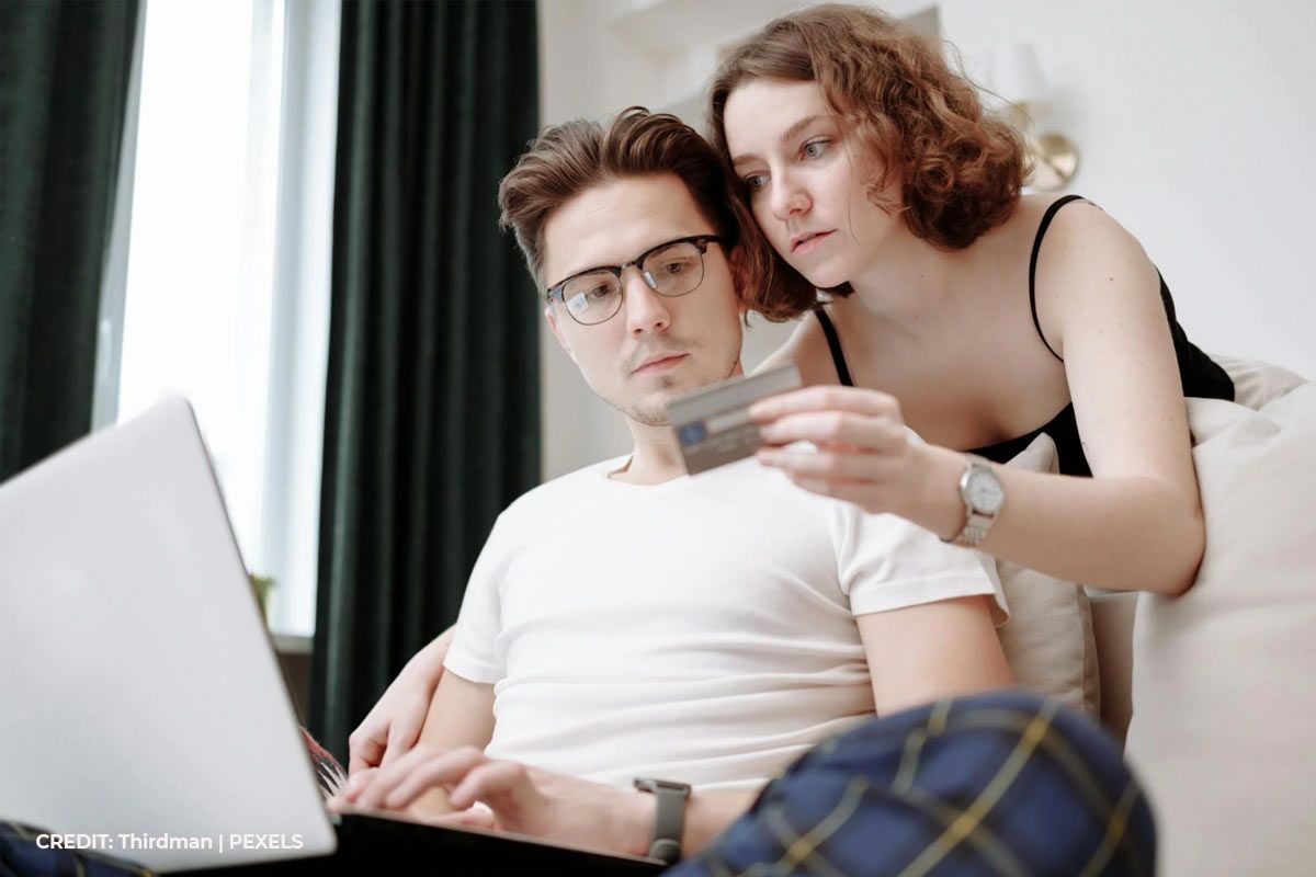 Credit Card vs. Low-Interest Online Loan: Which Is Better for an Emergency?