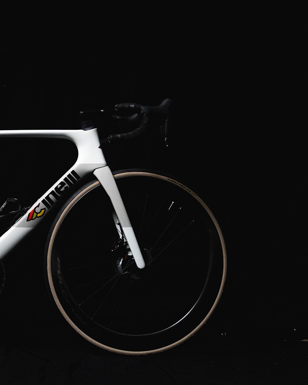 Aeroscoop Coral White Frameset velo fixers