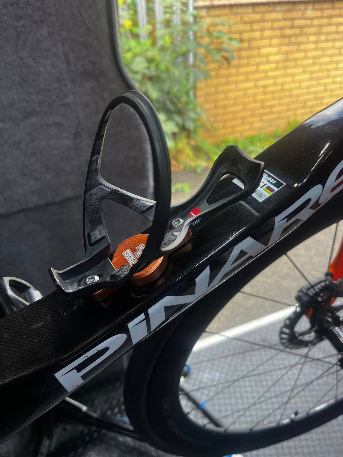 https://www.halfords.com/bikes/services/halfords-bike-repairs.html , rethread hole bicycle velofixers 
