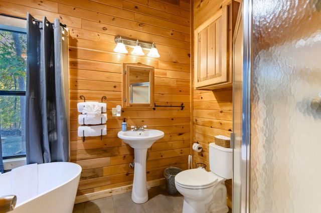 Broken Bow Resort Cabin - Beavers Bend Village Cabins
