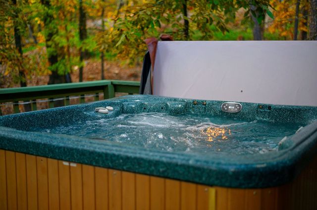 Broken Bow Resort Cabin - Beavers Bend Village Cabins