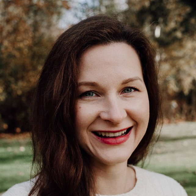Headshot of Rachael Boyer