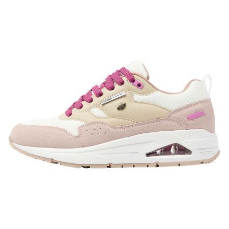 Roze, bruine en witte sportschoen met roze veters en een luchtbelzool.