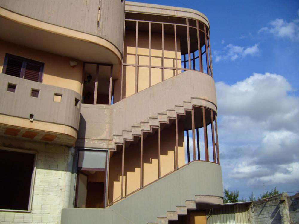 strutture in ferro per esterni