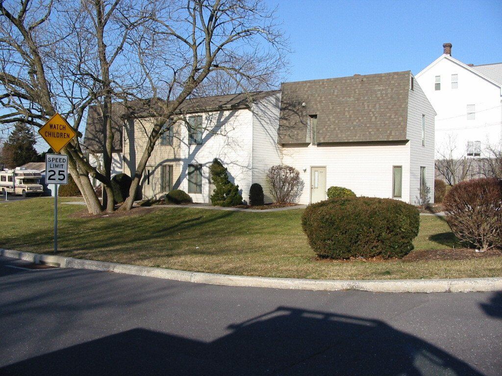303 Fulton St. Townhouse Exterior of Building Photo #2
