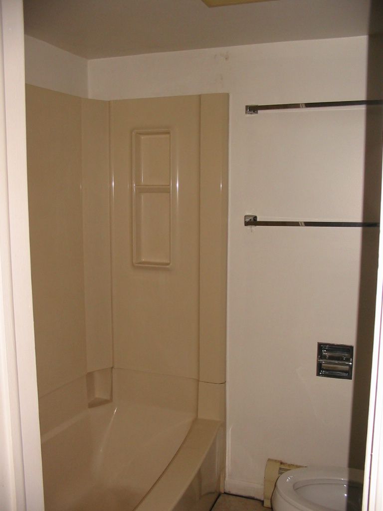 116 Prowell Drive Apt 5 Camp Hill Apartment Bathroom Photo 2