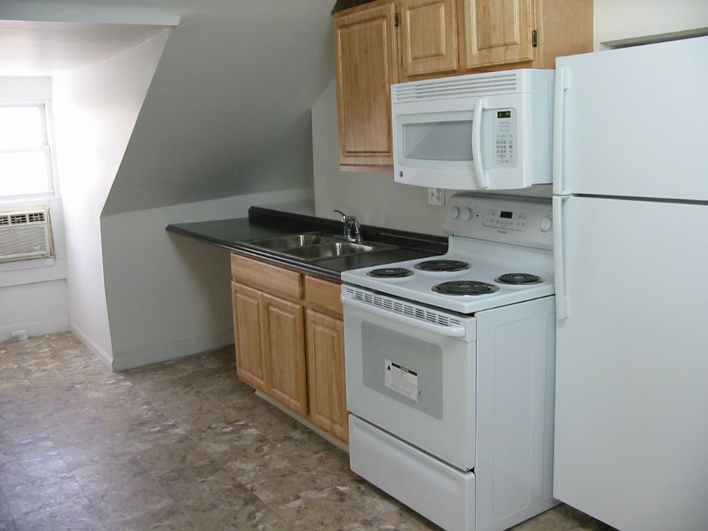 310 Market St. Apt E New Cumberland Apartment Kitchen Photo #1