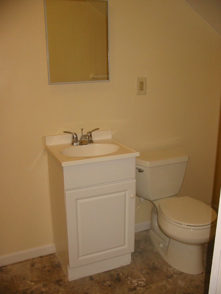 310 Market St. Apt E New Cumberland Apartment Bathroom Photo #1