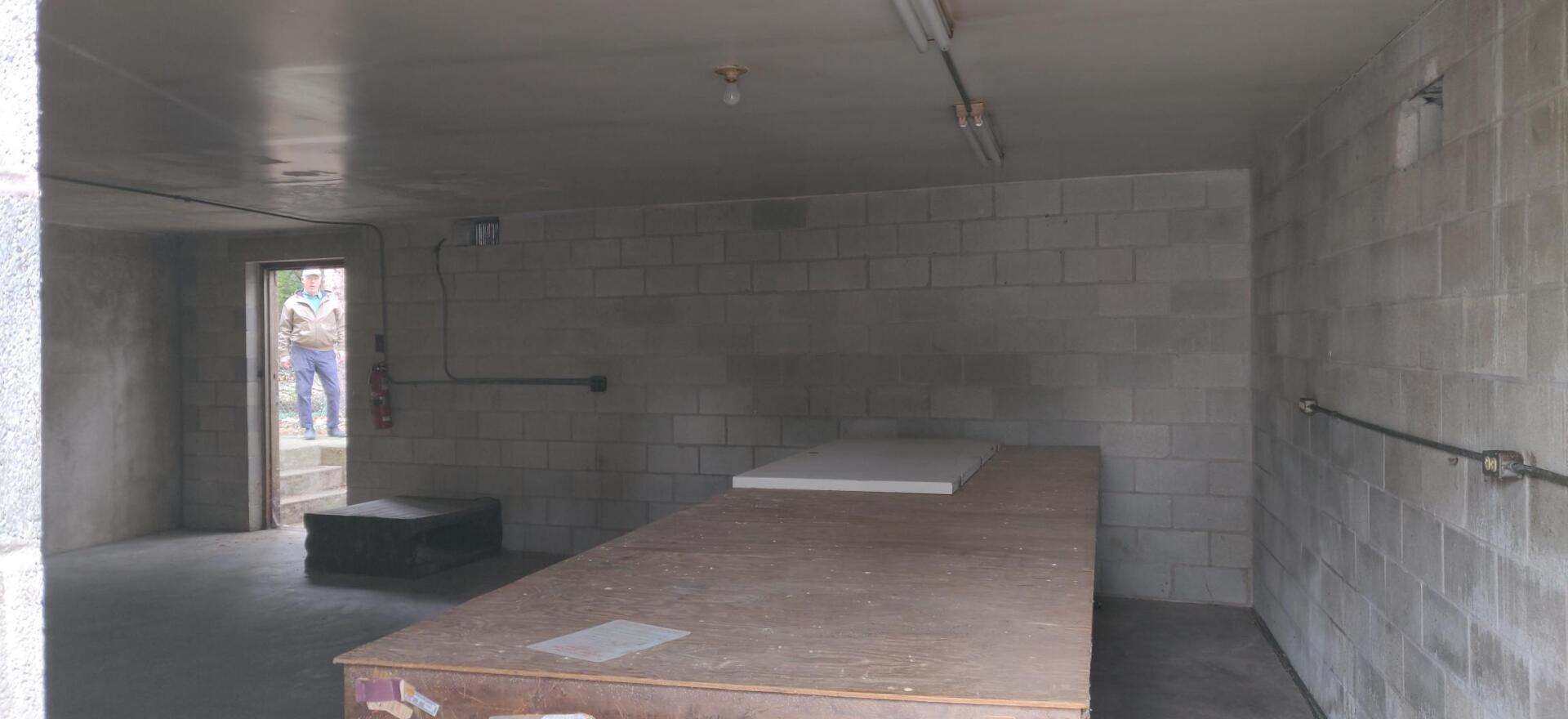 Dauphin Shoppette Workshop / Store Room Interior Photo #5 for Lease