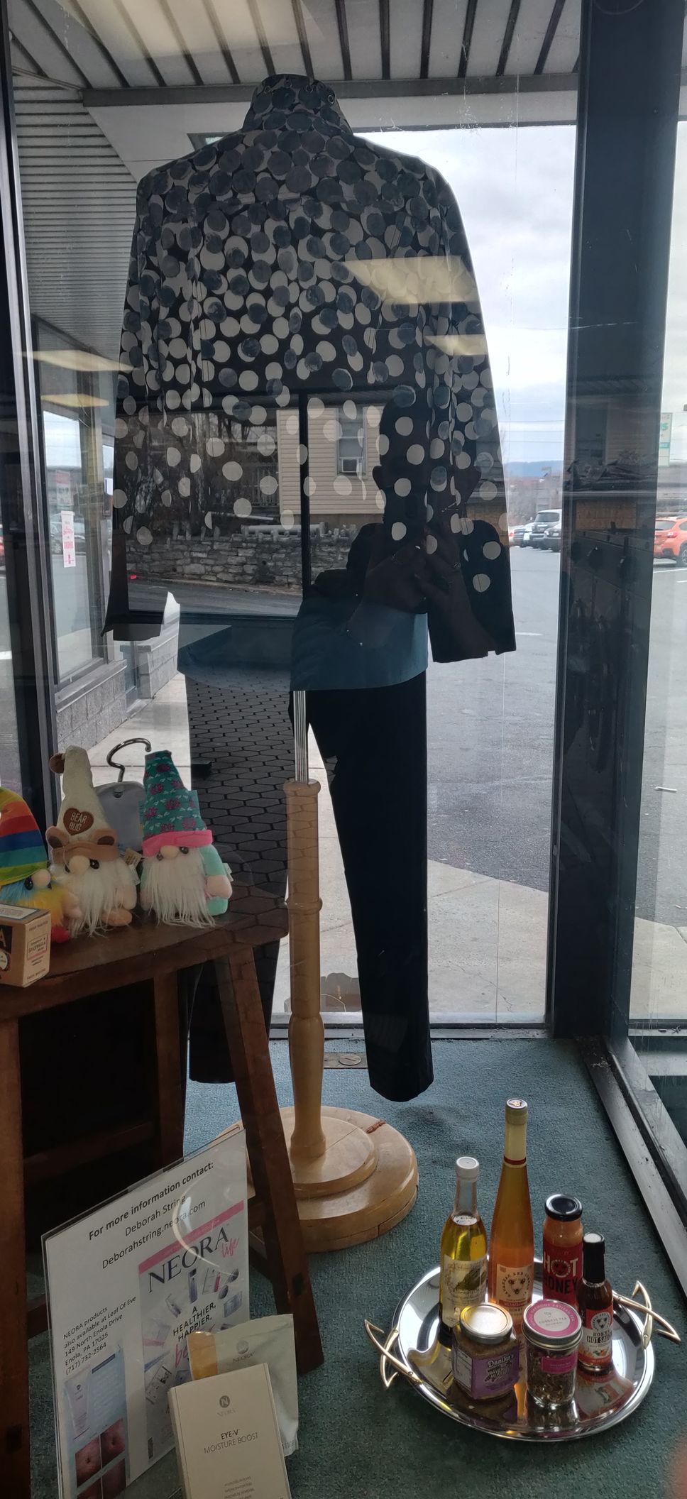 South Port Center / Marketing Show Window Photo #1 for Lease