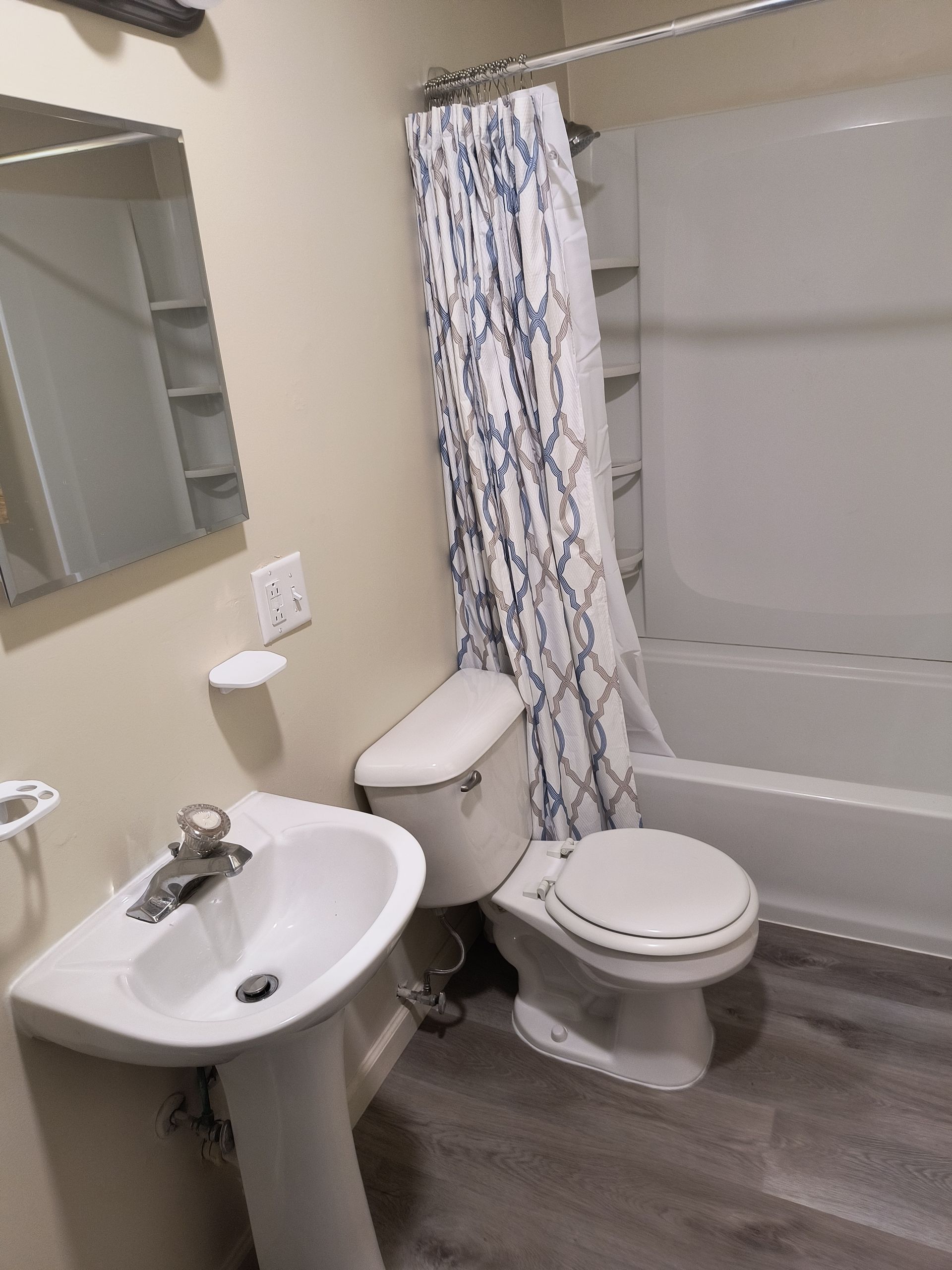 243 E Main-St Shiremanstown Bathroom Photo #3