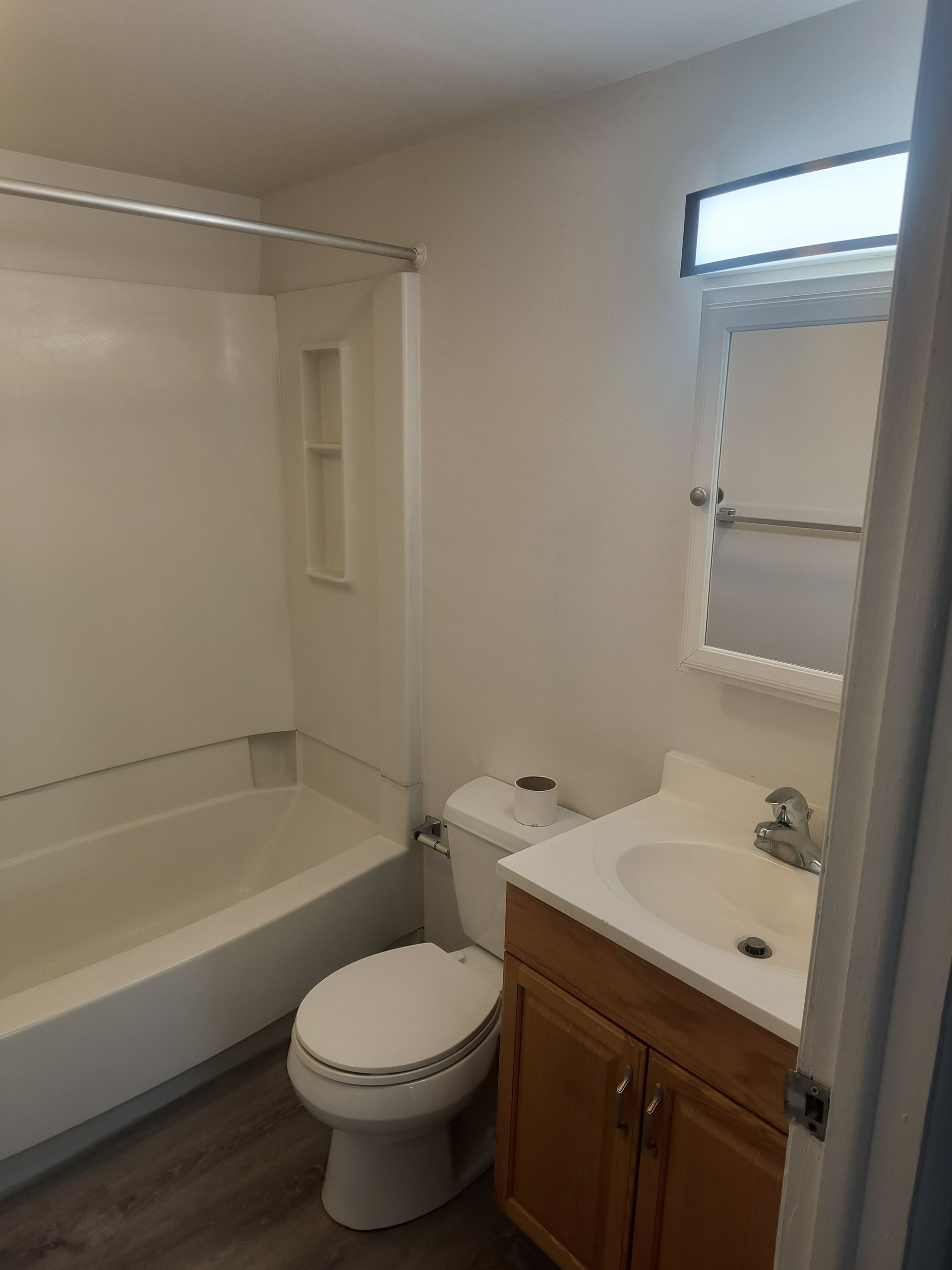 112 Prowell Dr. Apt 8 Camp Hill Apartment Bathroom Photo #2