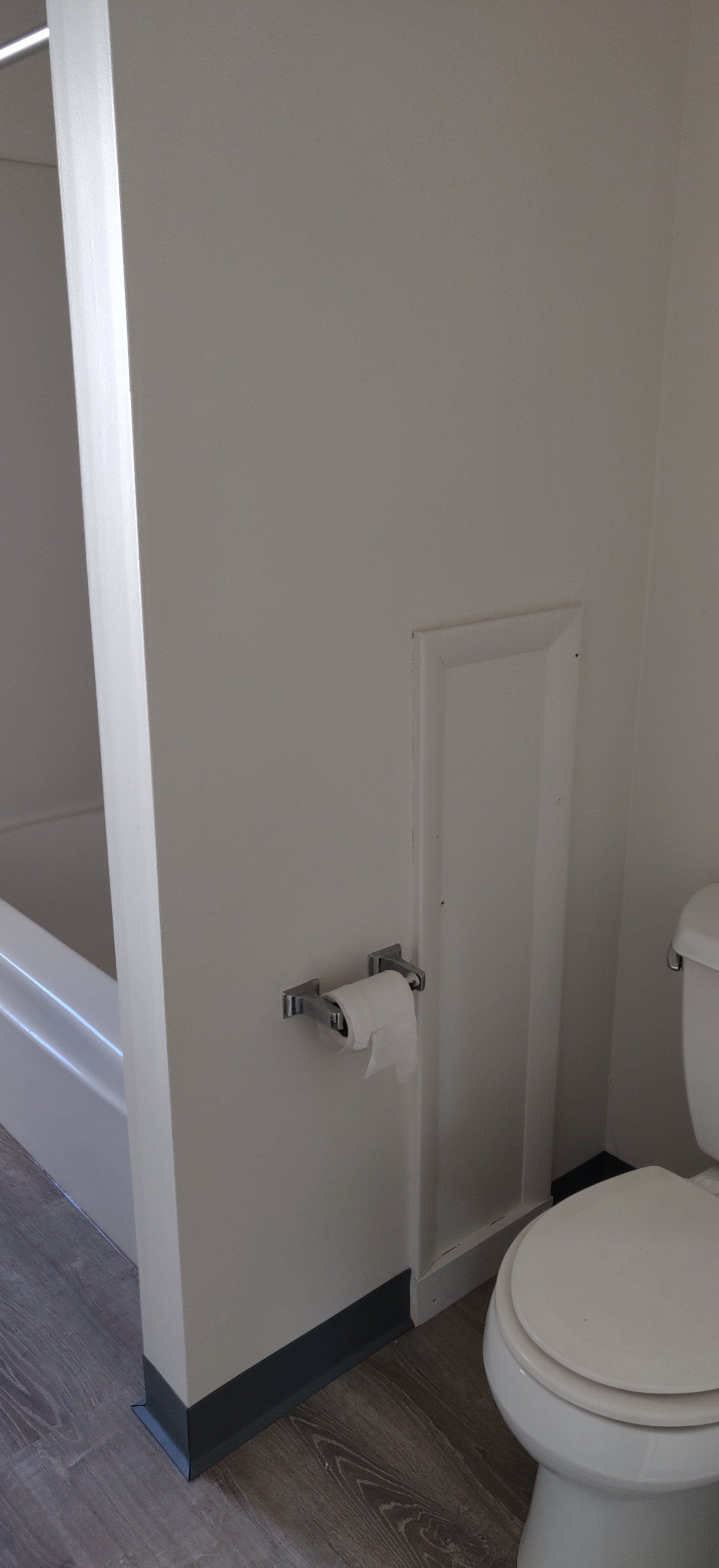 303 Fulton St. Townhouse Bathroom Photo #2