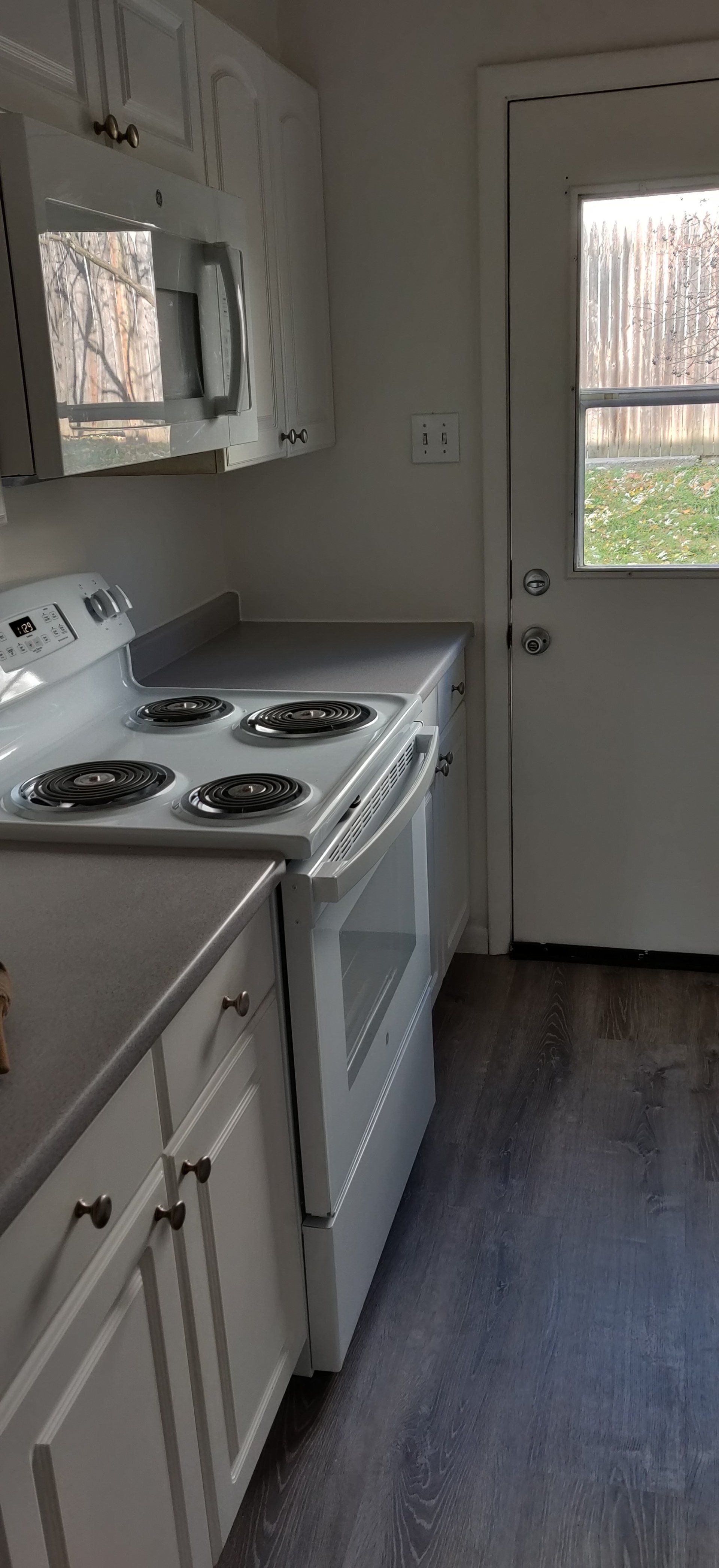 303 Fulton St. Townhouse Kitchen Photo #2