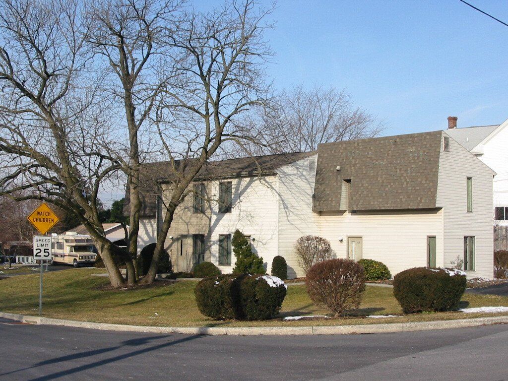 303 Fulton St. Townhouse Exterior of Building Photo #4