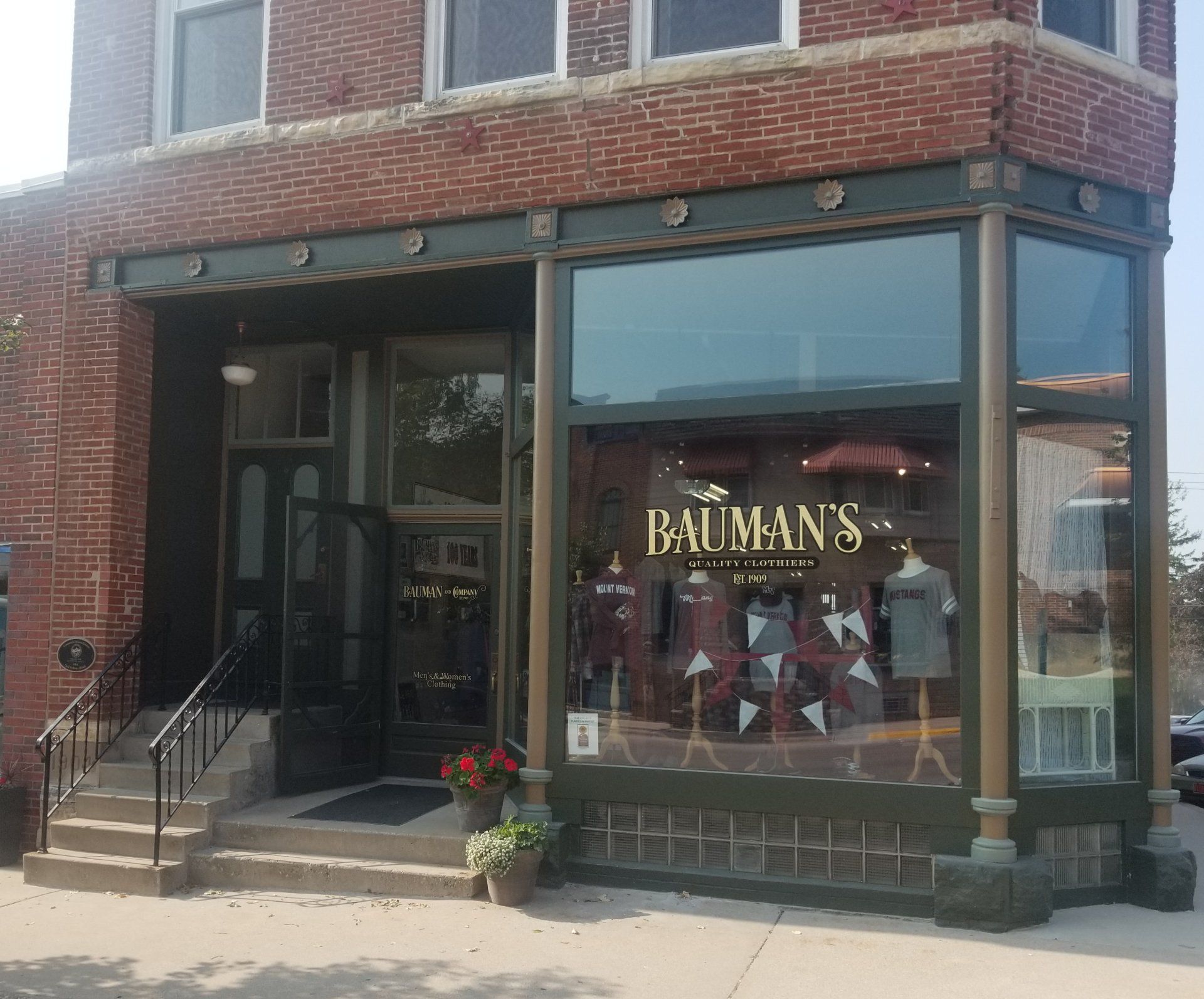 bauman's building exterior 2020