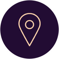 Un icono de pin de mapa en un círculo sobre un fondo morado.