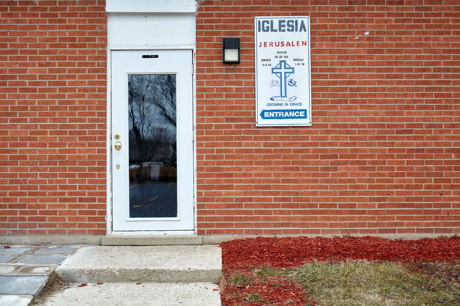 Iglesia Jerusalen. A multi-congregational church that decided to amalgamate in the face of the changing demographic make up of Streamwood. Streamwood, Illinois 2023 - Robert Swiderski