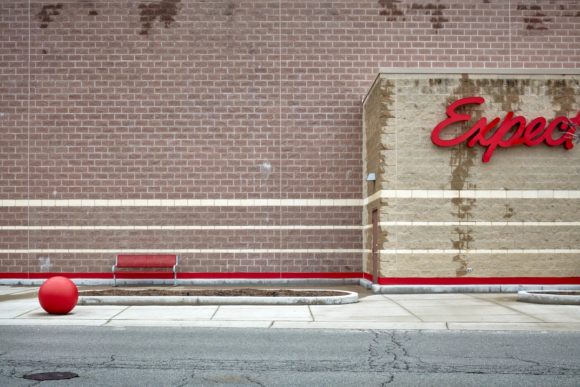 Expect. Target - Expect more, pay less. Only in America. Streamwood, Illinois 2023 - Robert Swiderski